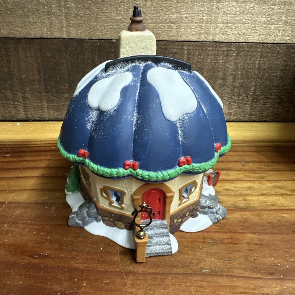 Dept 56 "Tillies Tiny Cup Cafe" Elf Land North Pole Village #56401 In Box-flaws